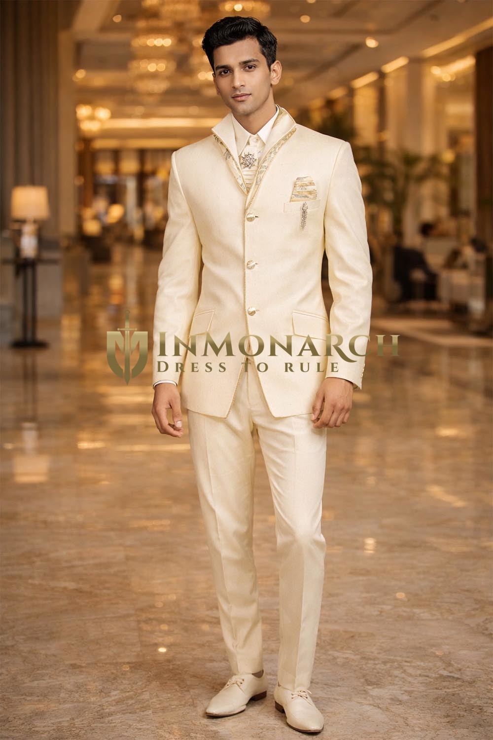 Traje esmoquin marfil 3 botones alto cuello
