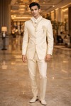 Traje esmoquin marfil 3 botones alto cuello