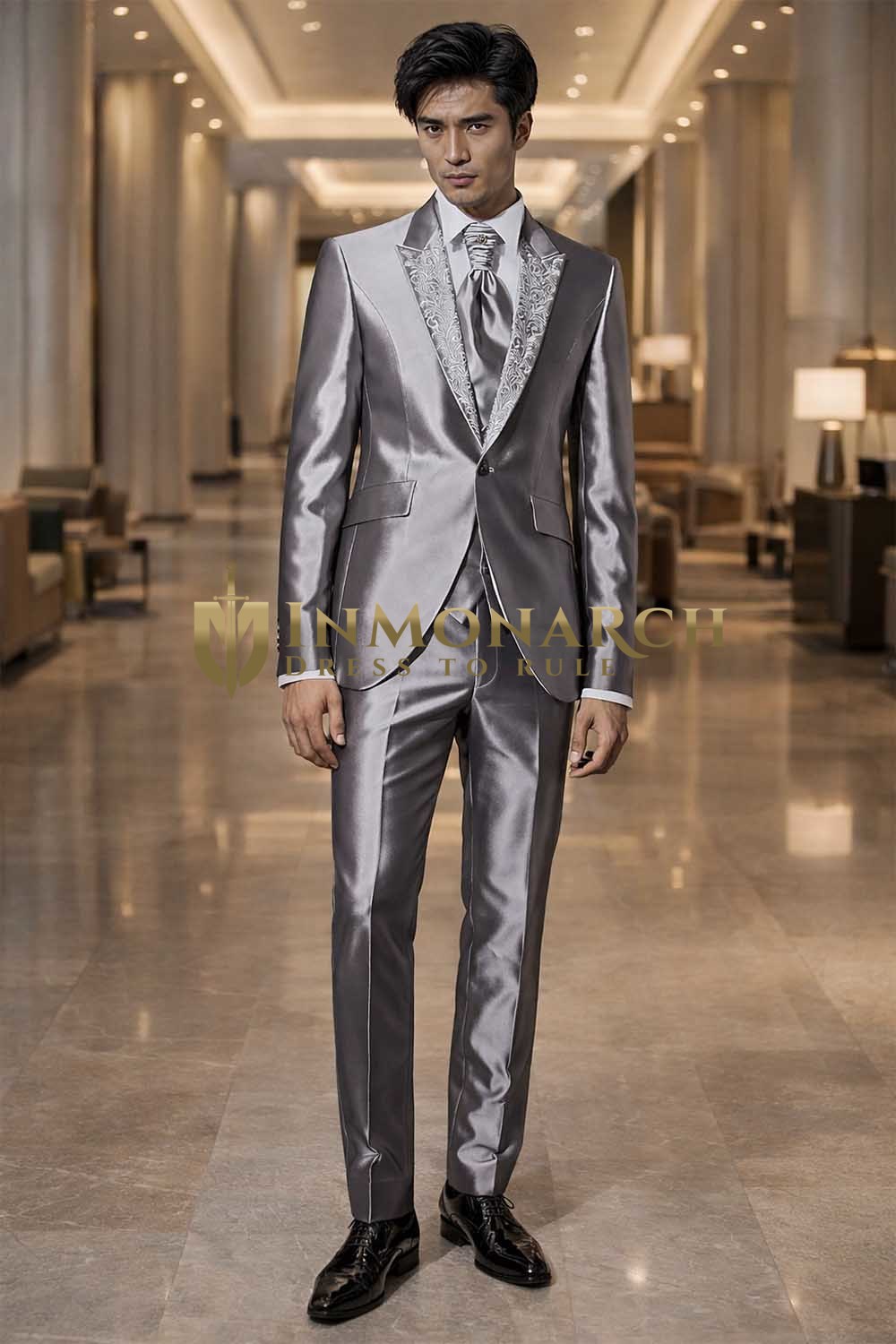 Traje esmoquin plata bordado elegante