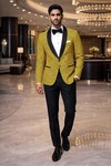 Blazer amarillo satén estampado elegante