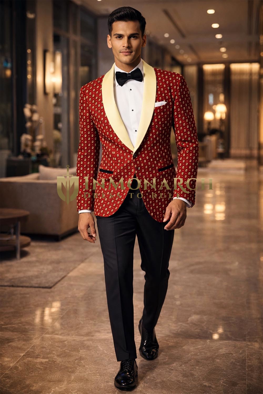Roter Blazer mit Creme-Punkten