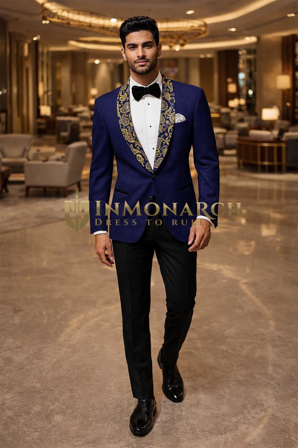 Royalblauer Slim Fit Samtblazer mit schwarzem Satin-Schalkragen