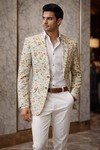 Blazer slim fit hombre marfil bordado dos botones