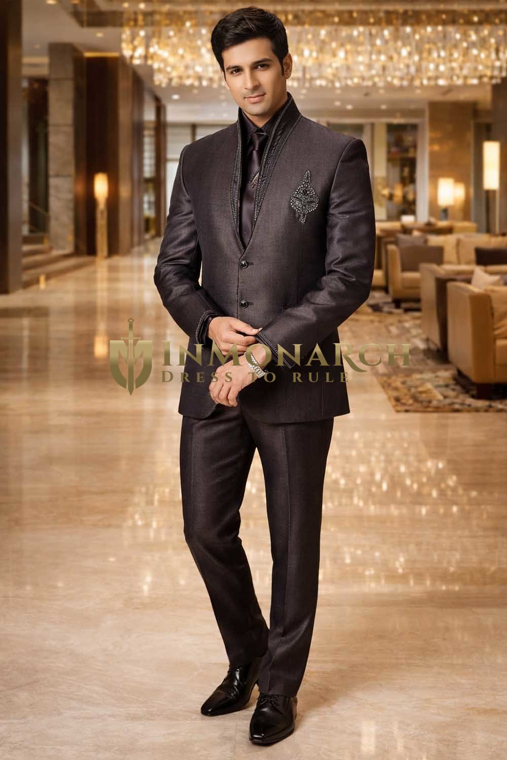 Costume de mariage brodé marron homme