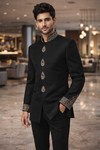 Traje indo occidental negro abierto