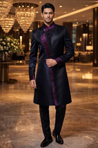 Costume angrakha noir avec bordure en velours violet