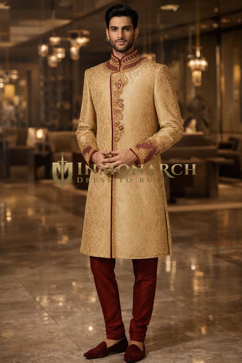 Costume mariage beige brodé homme