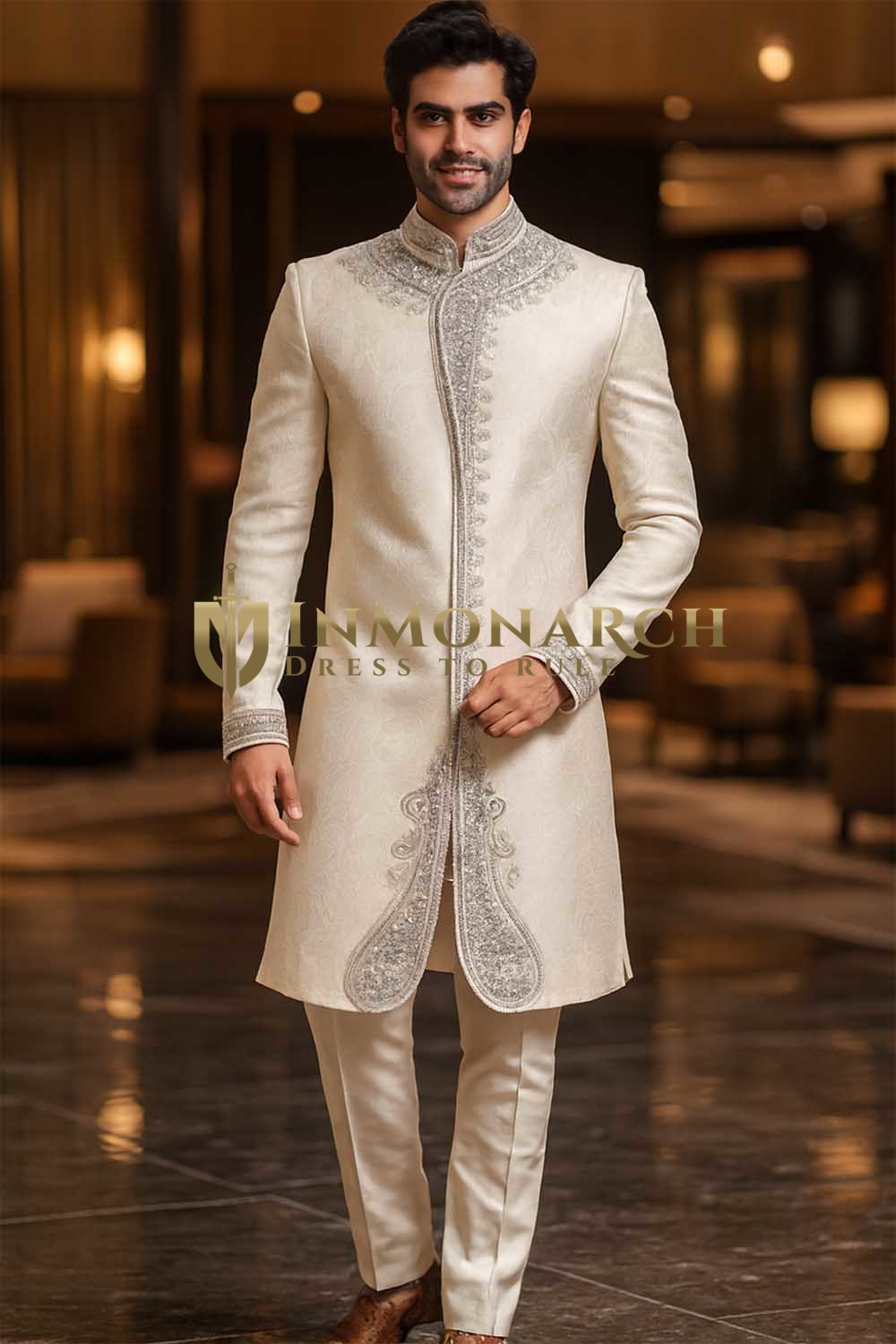 Traje de boda crema bordado hombre