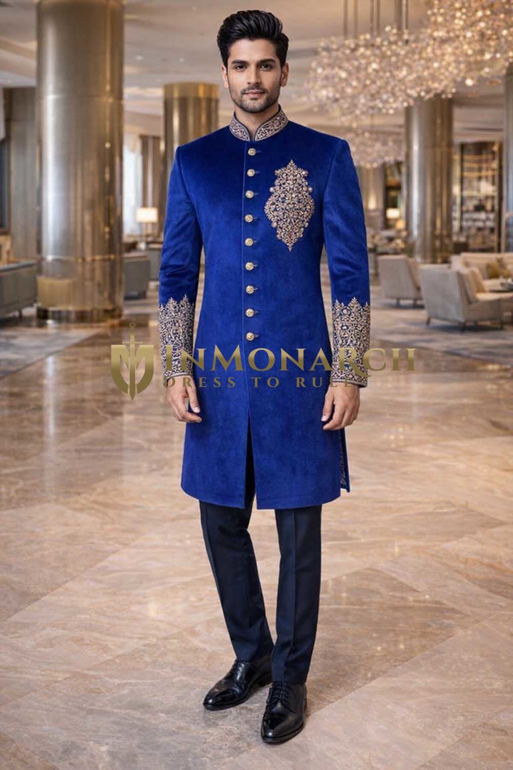 Sherwani azul terciopelo con cuello alto