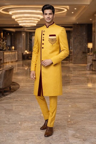 Traje indo occidental amarillo terciopelo