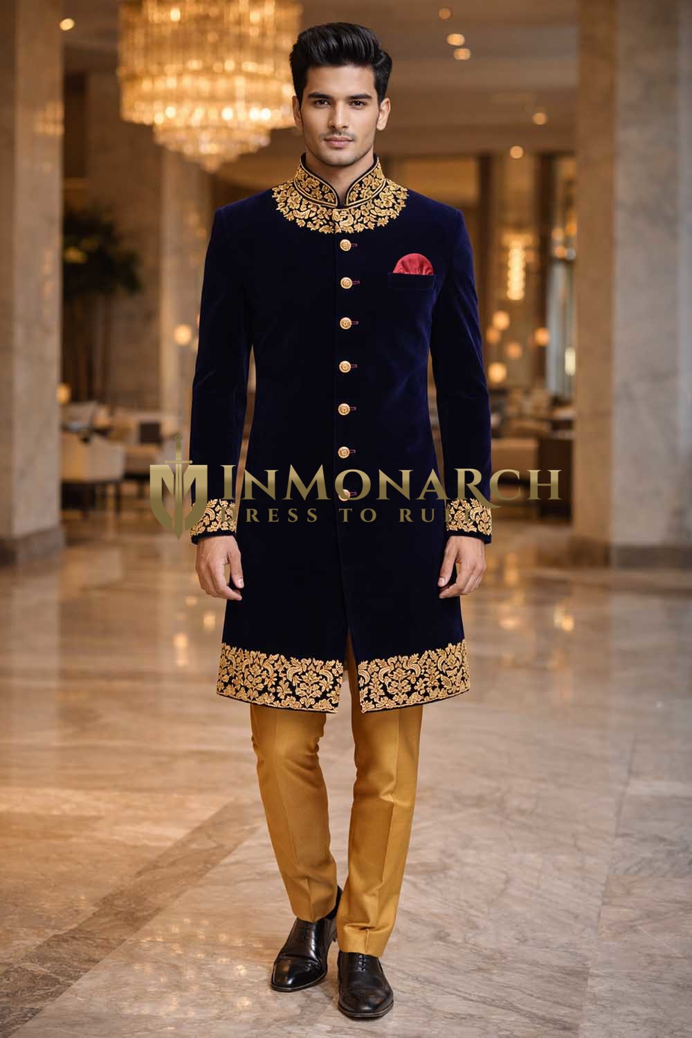 Hochzeits-Sherwani in Blau mit goldener Stickerei