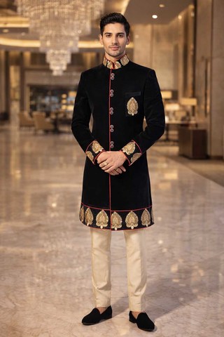 Traje indo occidental boda negro bordado