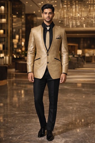 Elegante traje esmoquin dorado hombre