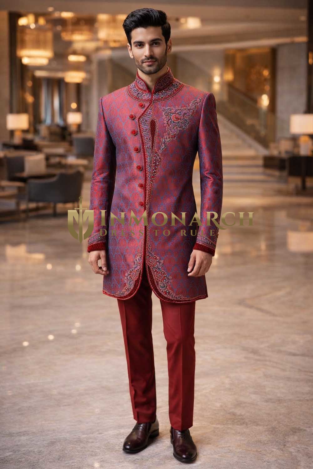 Sherwani indo occidental púrpura crema