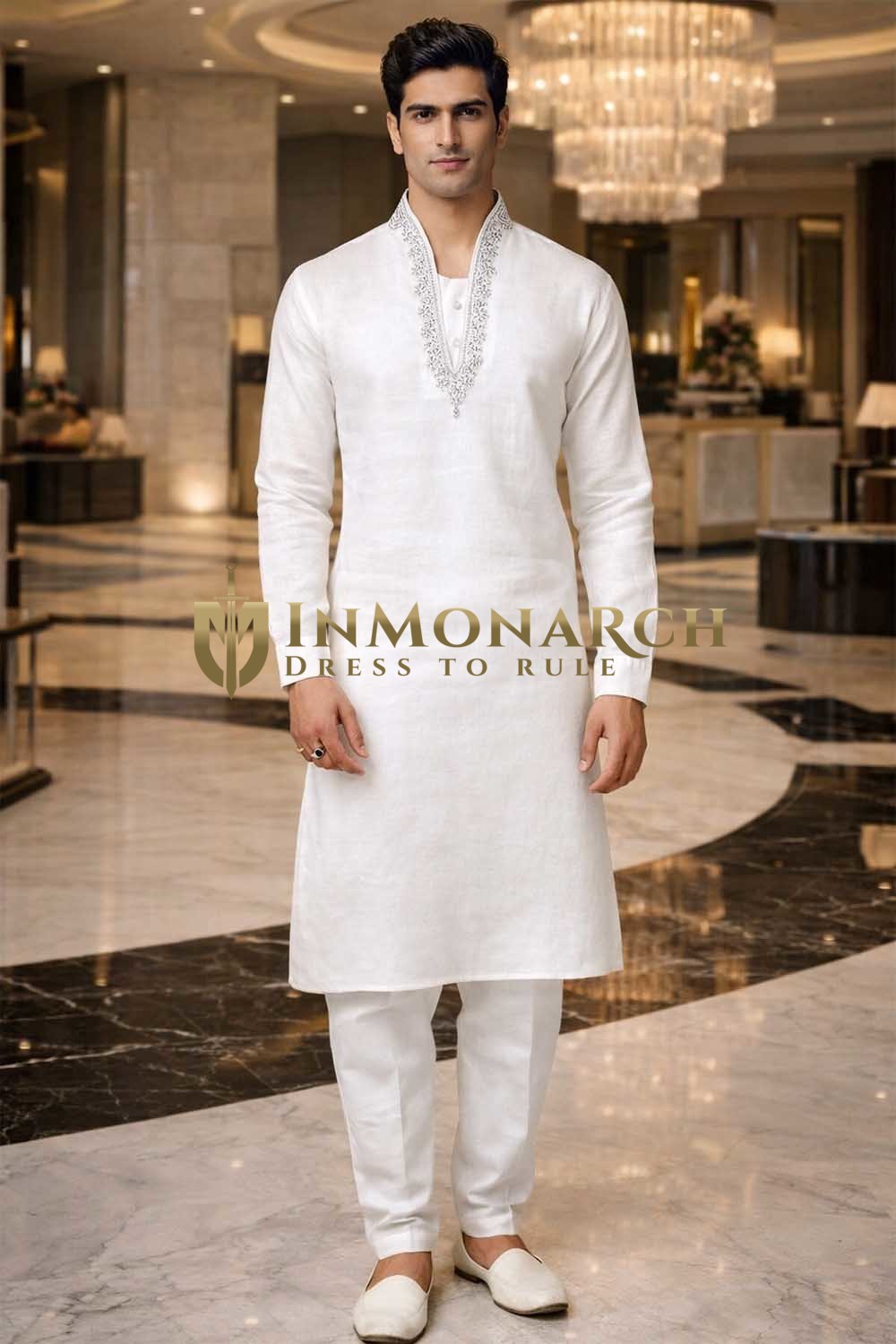 Weißer Kurta Pyjama mit Silberstickerei und Cutwork
