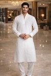 Weißer Kurta Pyjama V-Ausschnitt Silberstickerei