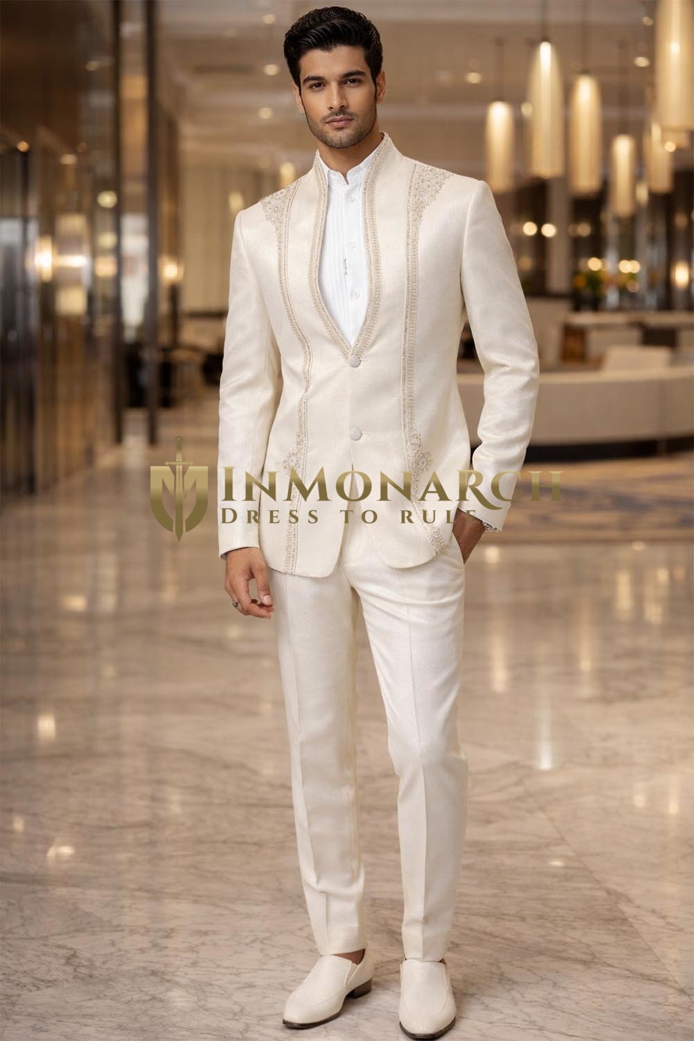 Traje Jodhpuri marfil elegante bordado