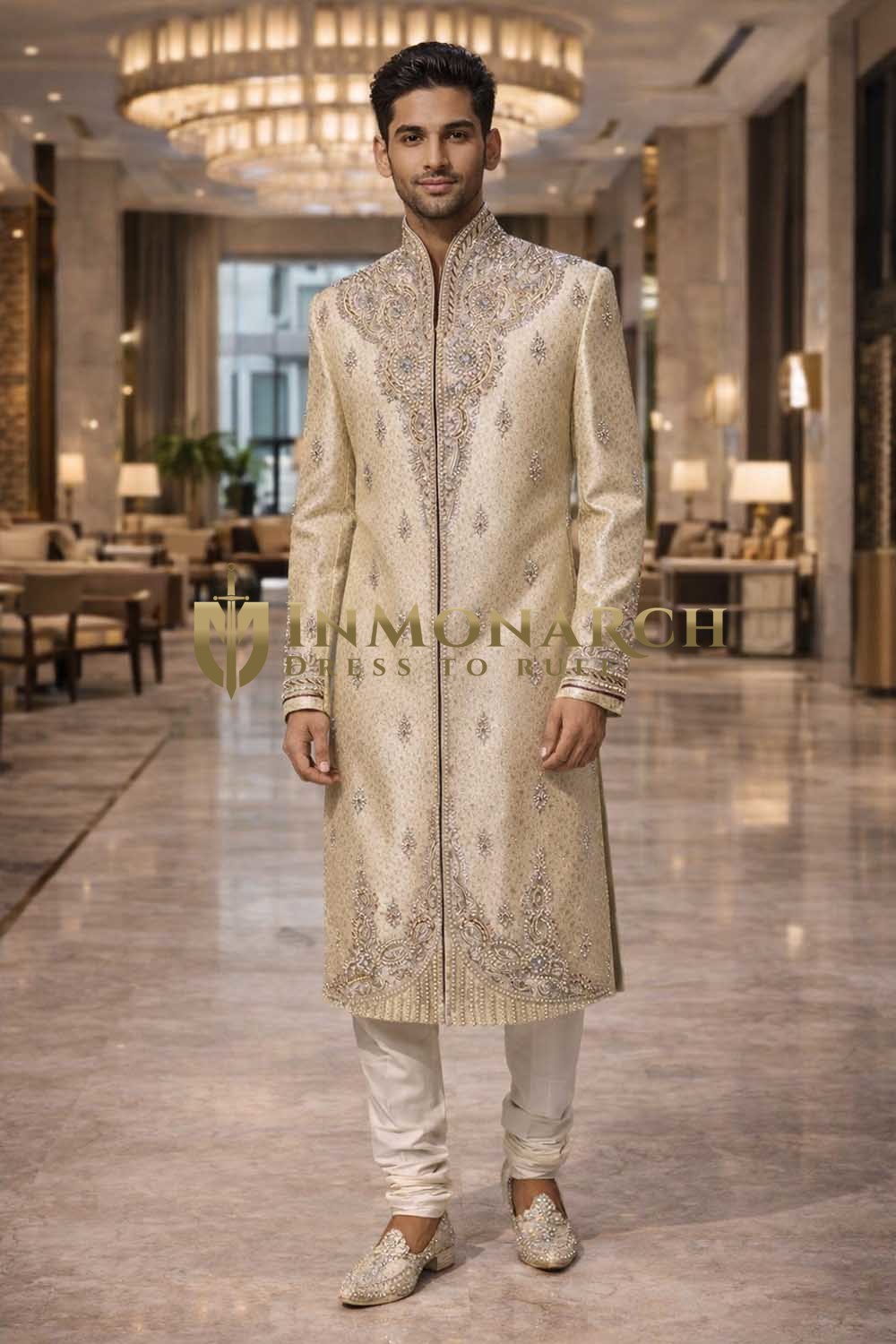 Eleganter Hochzeits-Sherwani hoher Kragen