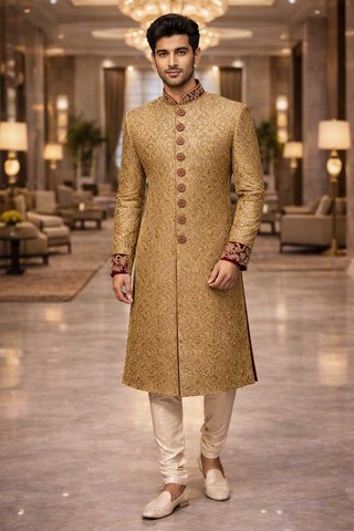 Sherwani dorado bordado burdeos boda