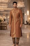 Sherwani rose doré de marié