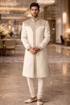 クリーム色ネイルーカラー結婚式用シェルワーニー