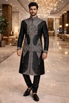 Sherwani de mariage noir classique
