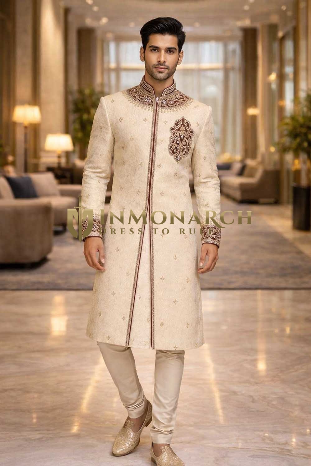 Sherwani crema real bordado a mano