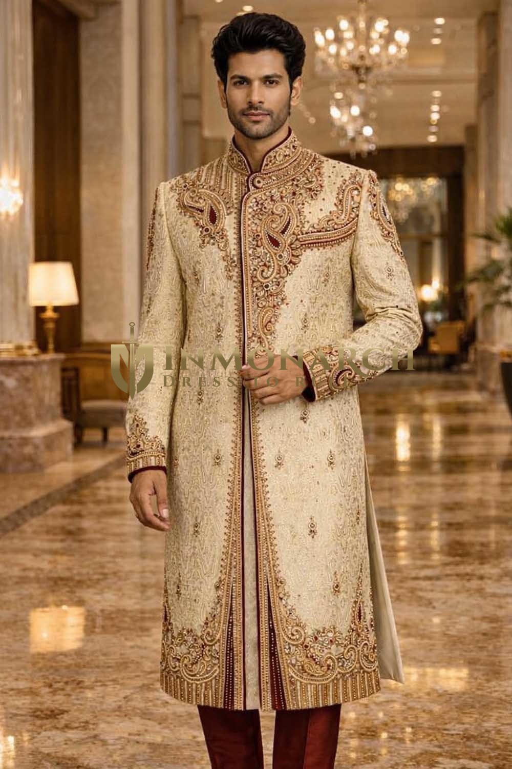 Sherwani boda dorado con bordado