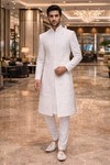 Sherwani blanco seda bordado a mano