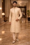 Bestickter Hochzeits-Sherwani in Burlywood