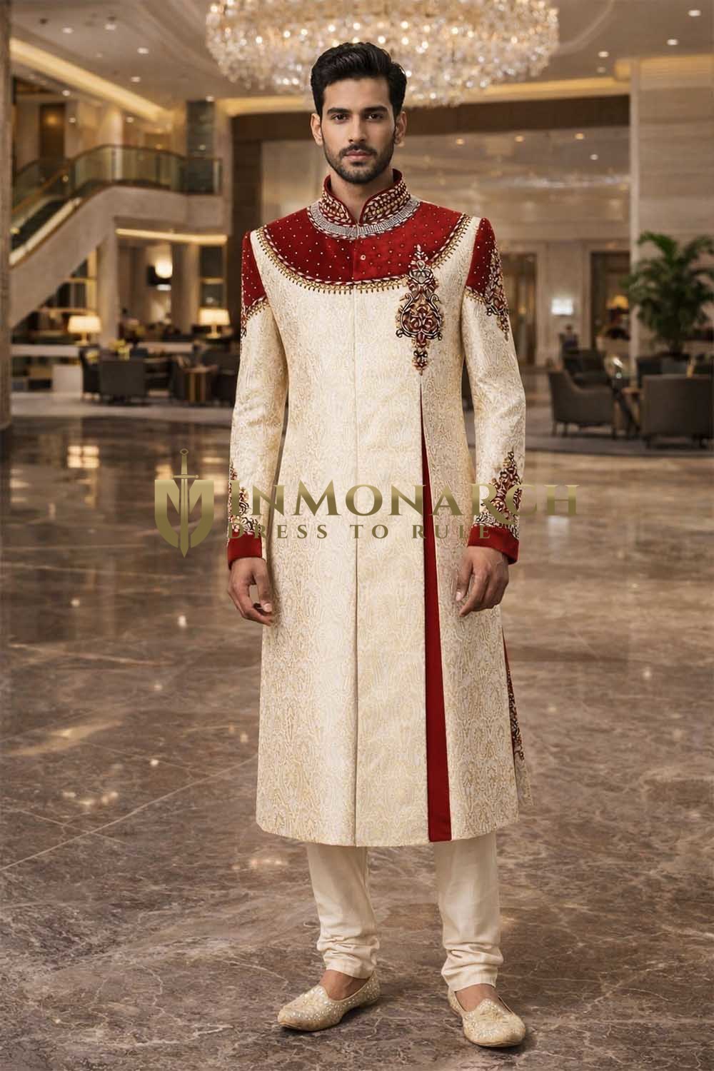 Sherwani dorado indo occidental bordado