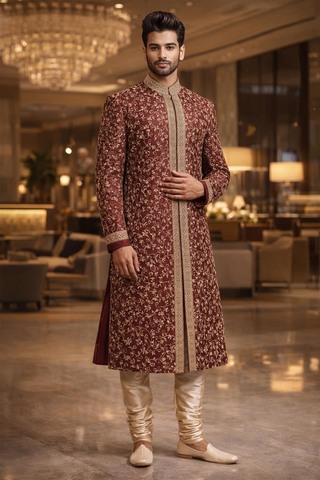 Bordeaux Hochzeits-Sherwani mit Goldstickerei