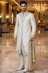 Sherwani blanc mariage brodé main