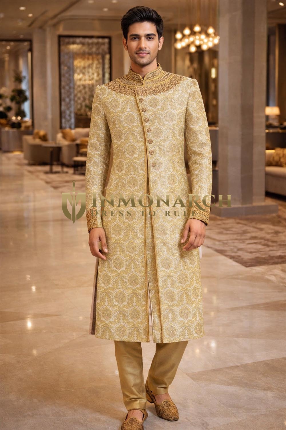 Sherwani mariage crème brodé doré