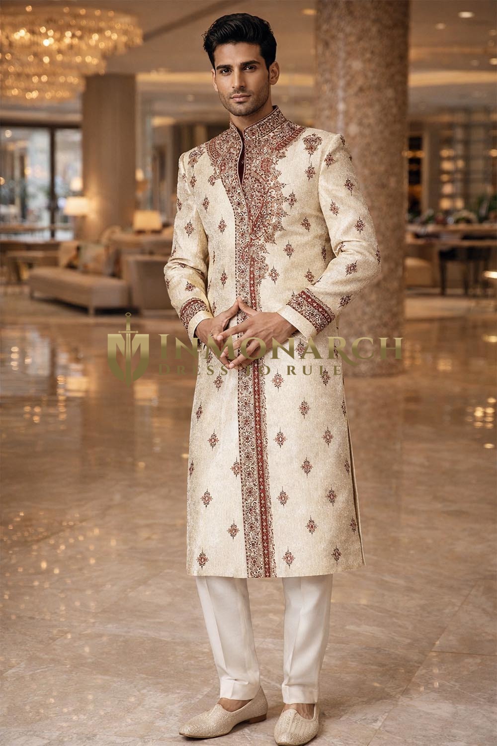 Sherwani crème brodé pour homme élégant