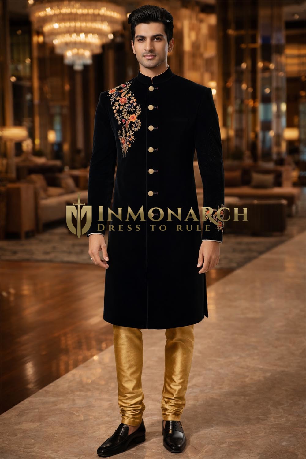 Sherwani negro flores rosa dorado