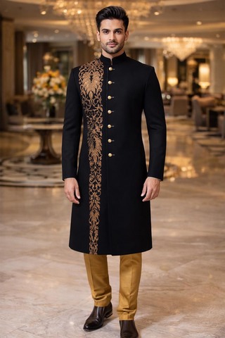Sherwani negro bordado dorado lateral