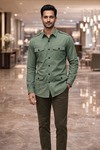 Veste safari verte homme moderne