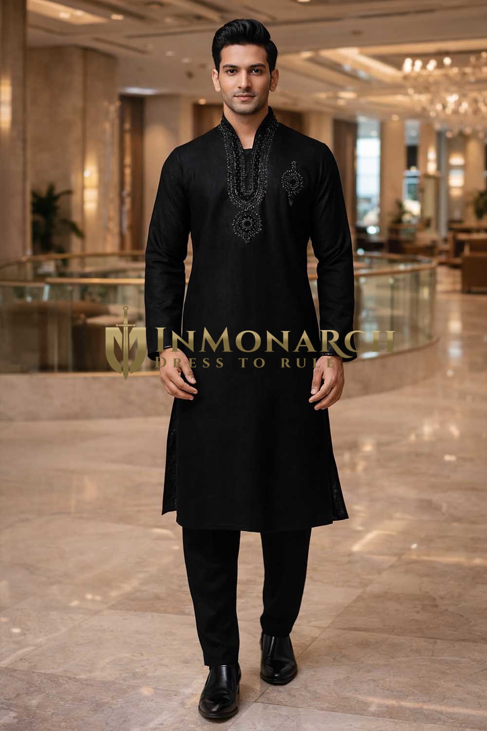 Schwarze Leinen-Kurta mit Silberstickerei