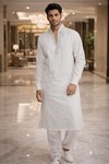 Kurta blanche broderie argentée col haut