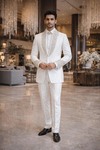 Esmoquin crema cuello alto 5 piezas