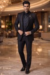 Traje esmoquin boda marrón elegante