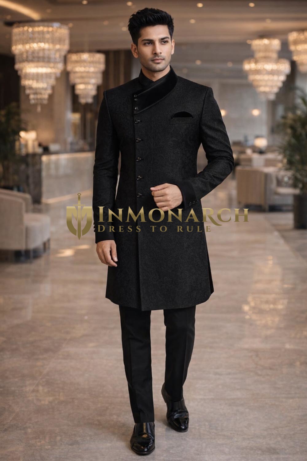 Traje indo occidental estilo angrakha negro