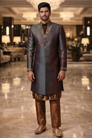 Costume col V bleu brodé homme