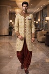 Traje indo occidental khakhi bordado elegante