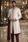 Traje indo occidental angarakha blanco bordado