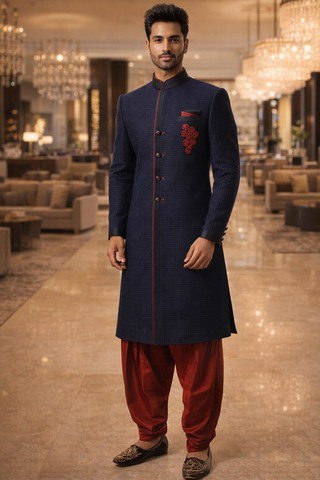 Traje indo occidental azul con ribete satinado