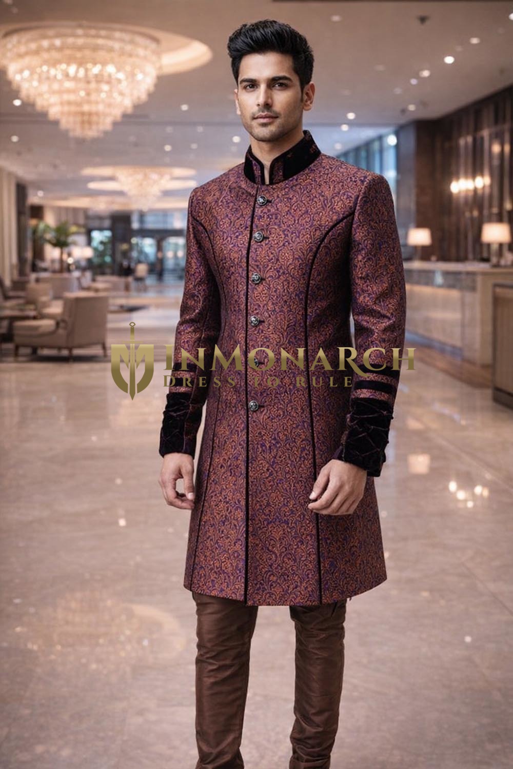 Sherwani morado naranja con apliques