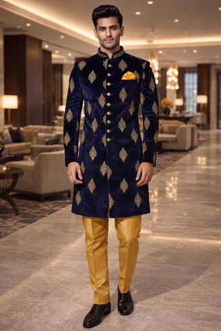 Traje étnico azul bordado dorado
