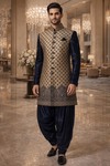 Traje indo occidental beige y azul